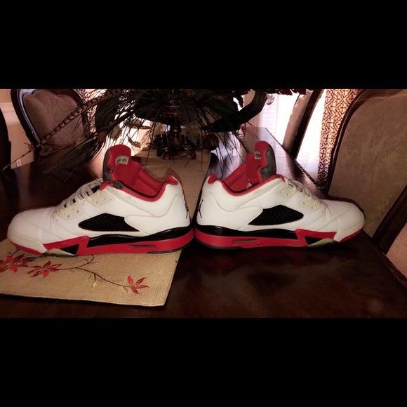 Jordan 5 fire reds - Picture 2 of 4